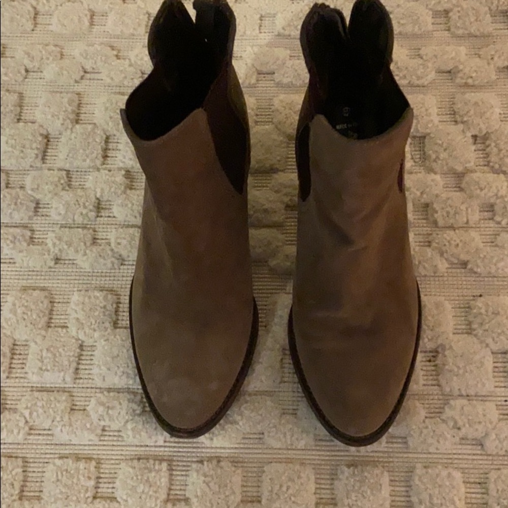 UEC aquatalia suede boots